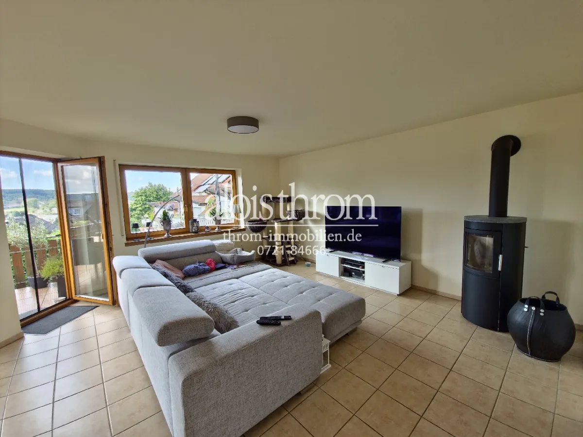 Wohzimmer mit Blick ins Tal