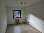 Schlafzimmer 2 - Bezugsfreie 3-Zimmer-Wohnung mit Balkon und Garage