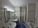 Bad mit Wanne und Dusche - PENTHOUSEWOHNUNG INKL. TIEFGARAGENSTELLPLATZ