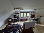 Wohnzimmer - Freistehende 3 Familienhaus mit 3 Garagen und Garten